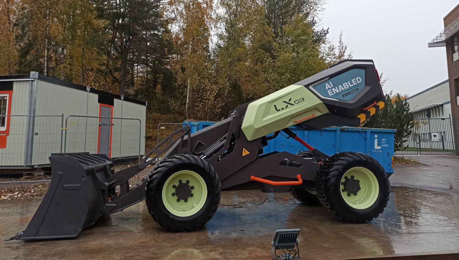 LX03 Electric Loader